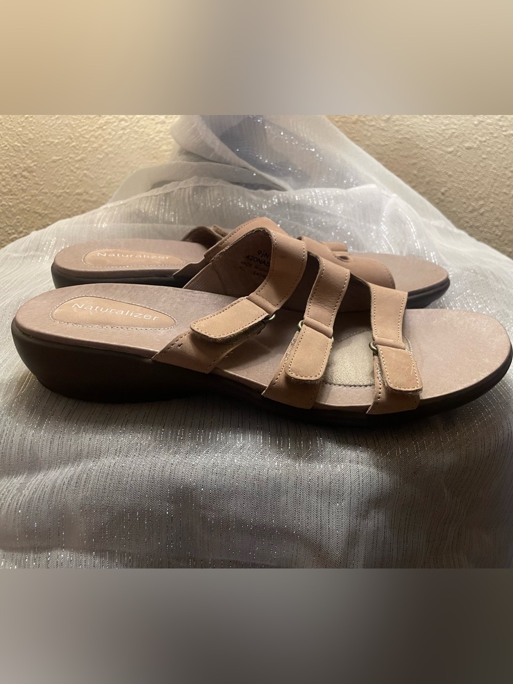 Naturalizer Women's Light Brown Strappy Slide Sandals
